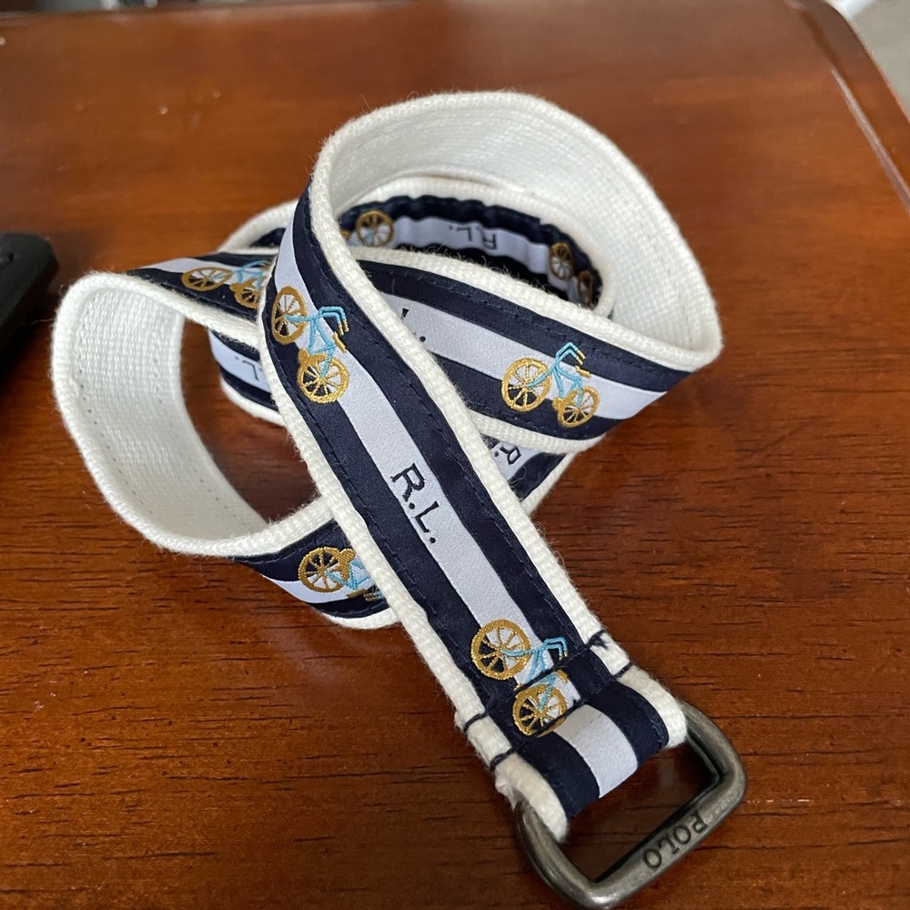 Polo Ralph Lauren child size
4T canvas double d ring belt bicycles